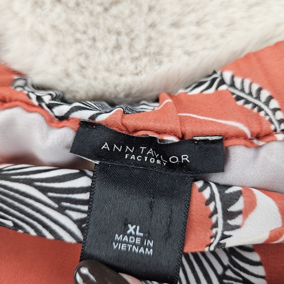 Ann Taylor Factory Floral Multicolor Off the Shoulder Blouse Top XL - Picture 4 of 6